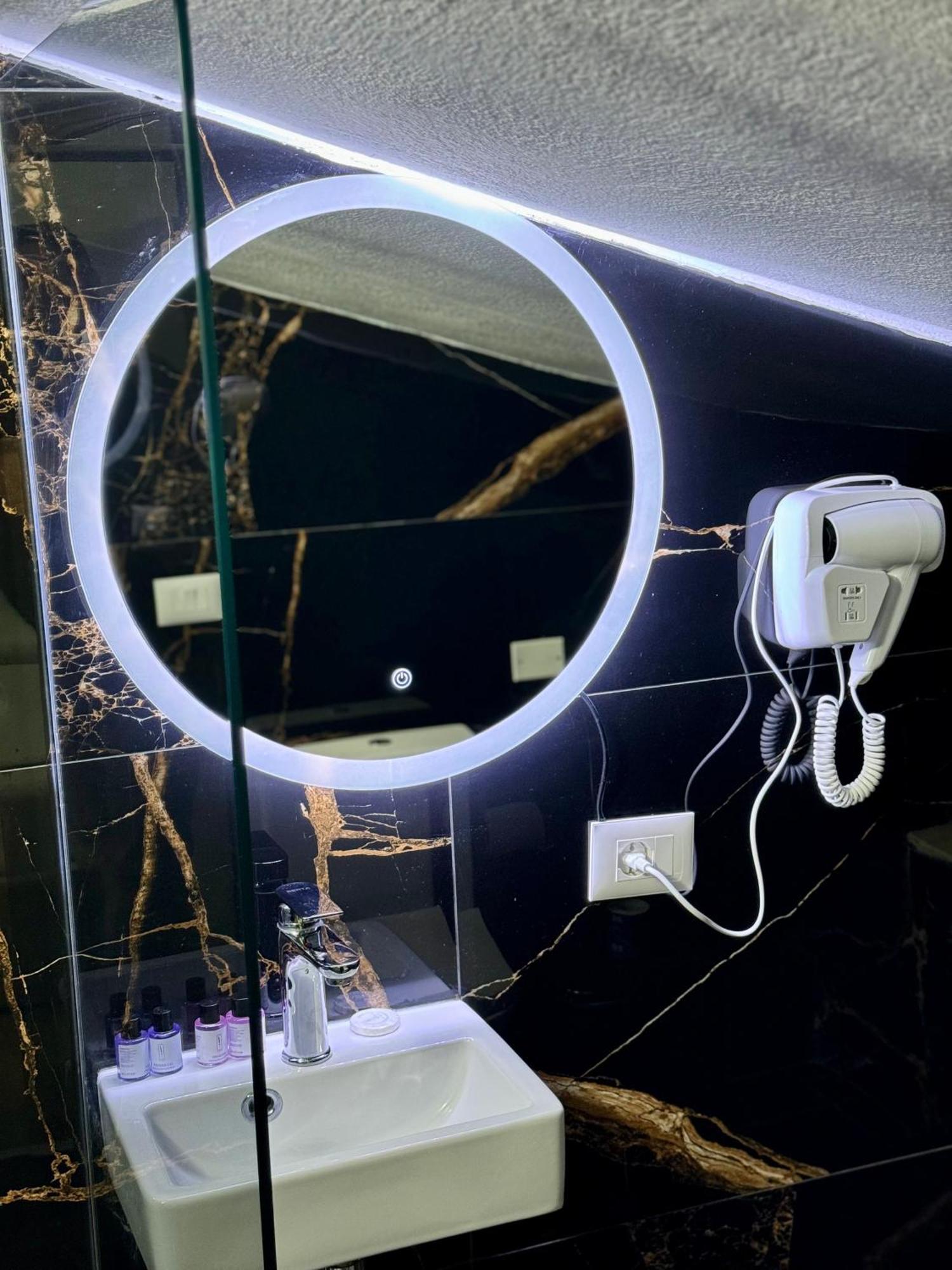 Vila Alizee Hotel Tiranë Eksteriør bilde