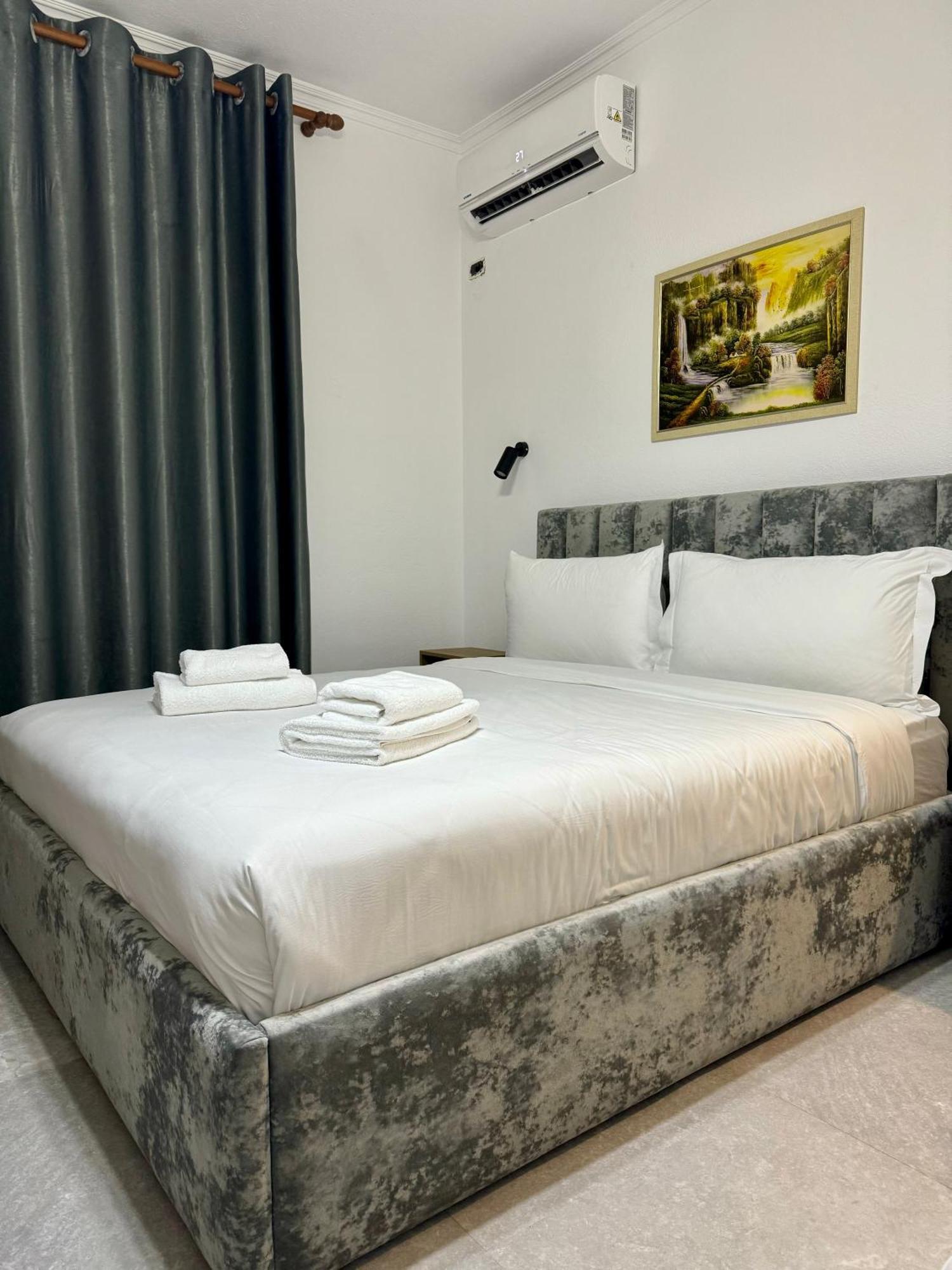 Vila Alizee Hotel Tiranë Eksteriør bilde