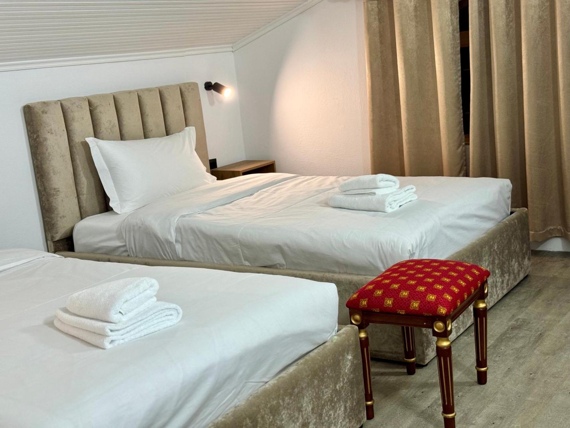 Vila Alizee Hotel Tiranë Eksteriør bilde