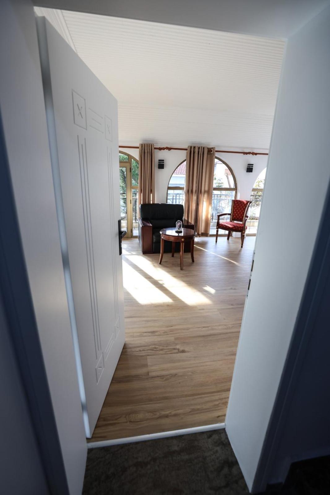Vila Alizee Hotel Tiranë Eksteriør bilde