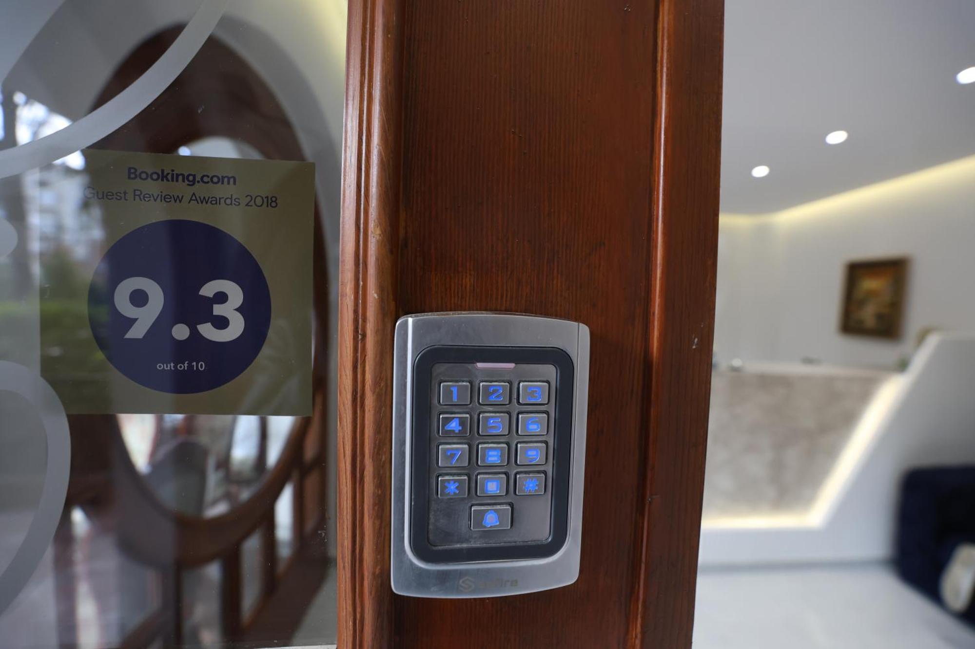 Vila Alizee Hotel Tiranë Eksteriør bilde